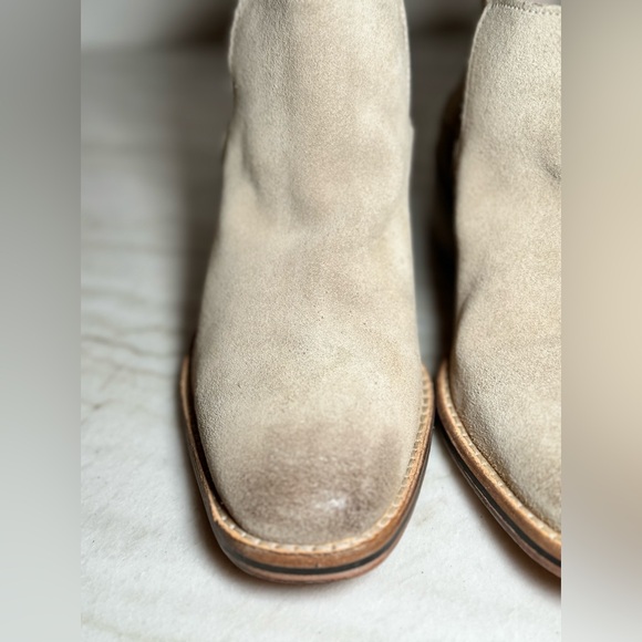 Diba True Caspian Beige Suede Boots New in Box - Picture 11 of 16